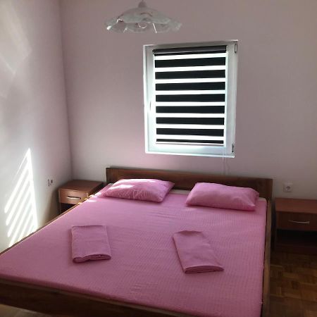 Apartmani Nerko Pag Town Bagian luar foto