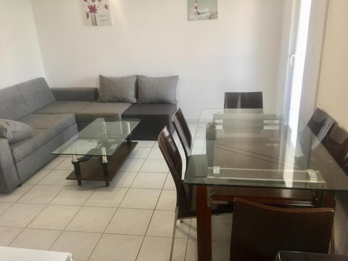 Apartmani Nerko Pag Town Bagian luar foto