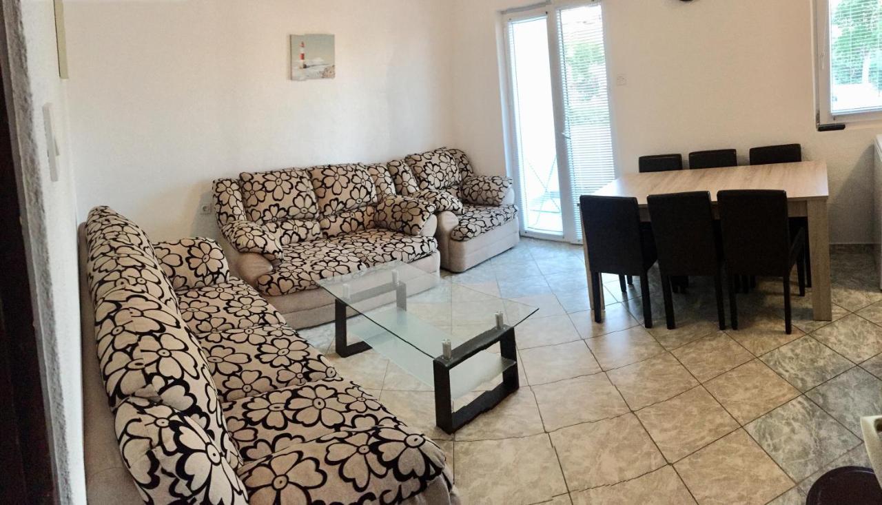 Apartmani Nerko Pag Town Bagian luar foto