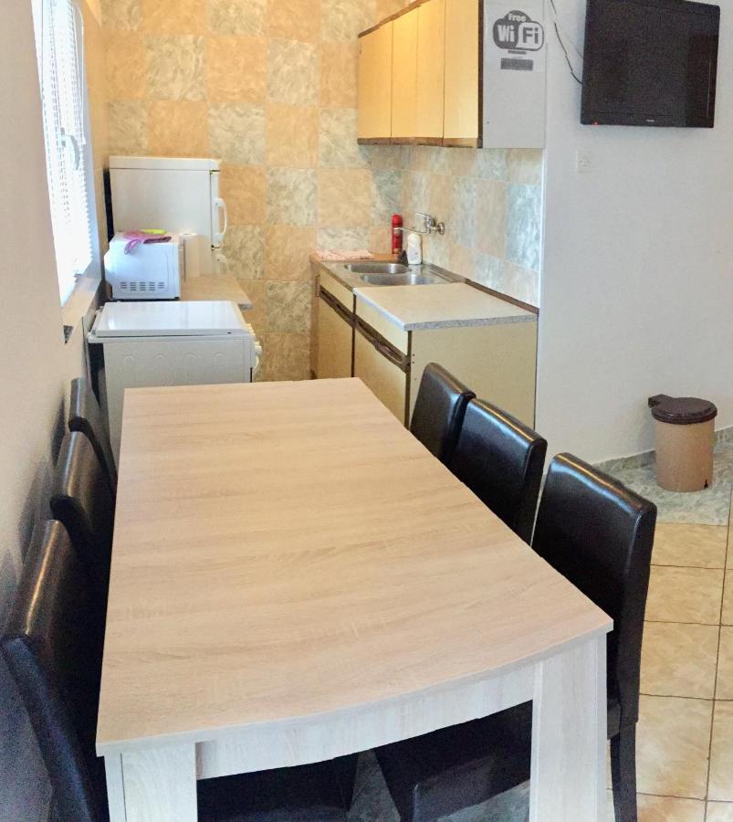 Apartmani Nerko Pag Town Bagian luar foto