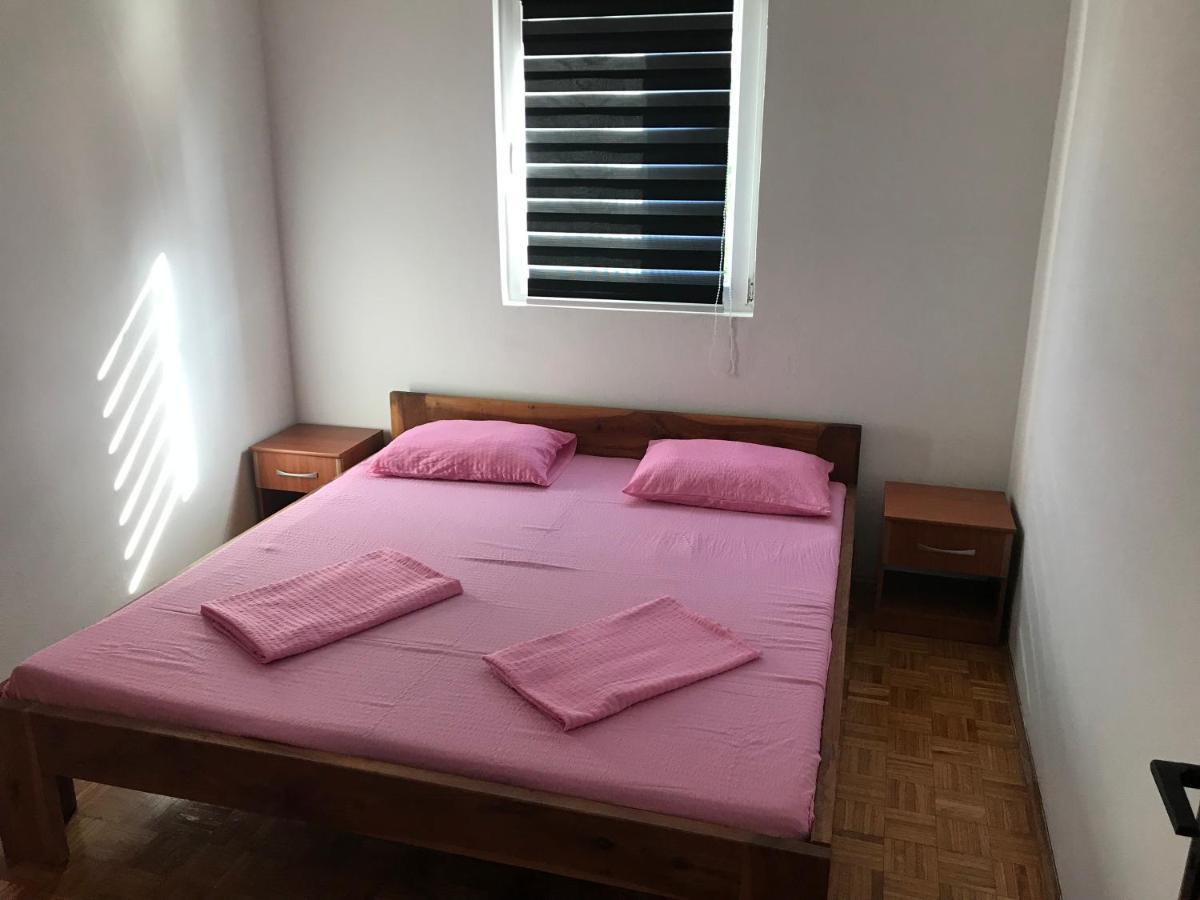 Apartmani Nerko Pag Town Bagian luar foto